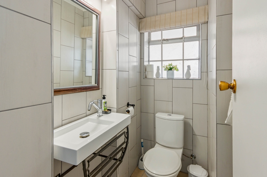 4 Bedroom Property for Sale in Gordons Bay Village Western Cape